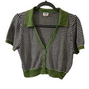 Cropped V-Neck Short Sleeve Black White Polka Dot Card Green Trim, NWOT, Size L
